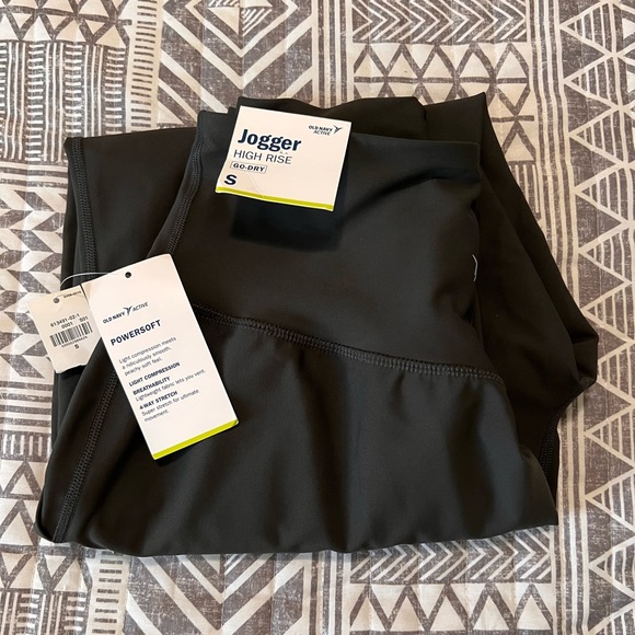 Old Navy High Waisted Soft Go Dry 7/8 Length Joggers The Woods Size Small NWT - Picture 4 of 6